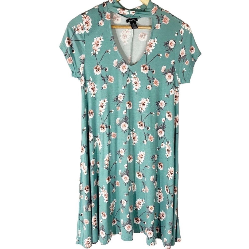 Rue21 Floral Keyhole Blue White‎ Dress